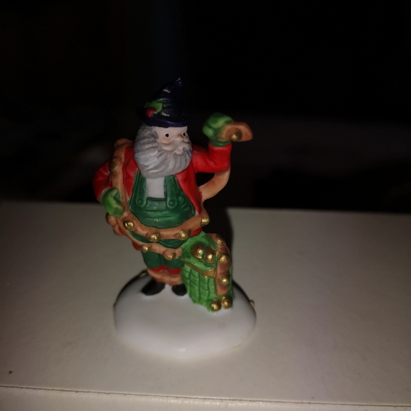 Department 56 Bakers Elves (Set of 3) - Picture 8 of 11